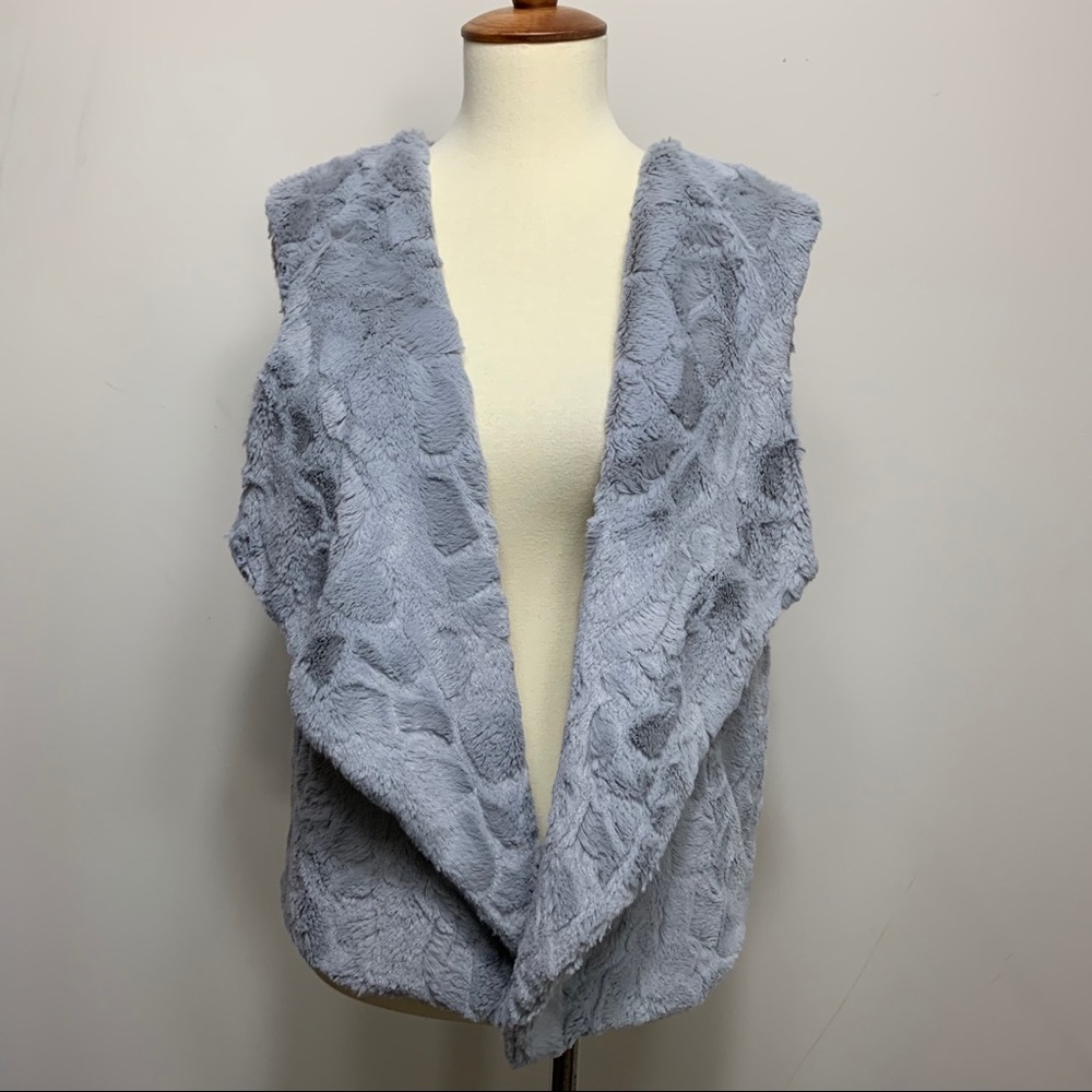 4/$20 Jack silver Gray faux fur vest L